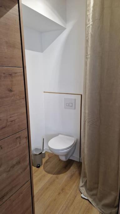 Gite Les Bruyeres Janville  Kültér fotó